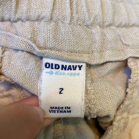 Khaki old navy linen shorts. Size 2. - Picture 3 of 3